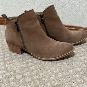Women's Tan Suede Ankle Boots